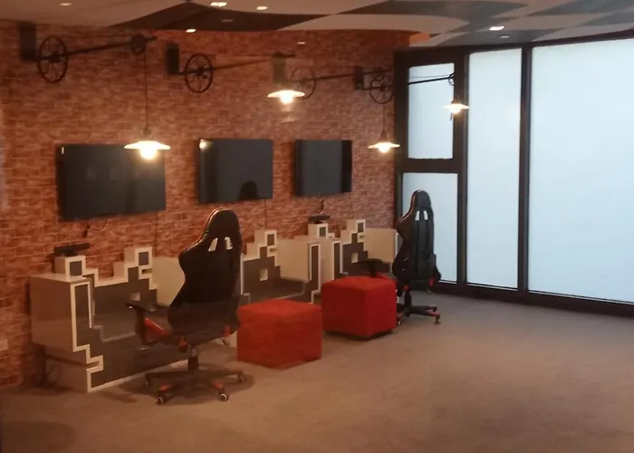 One Bed With Free Gym, Pool And Wifi In Makati