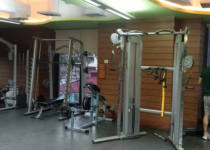 One Bed With Free Gym, Pool And Wifi In Makati Apartment Manila
