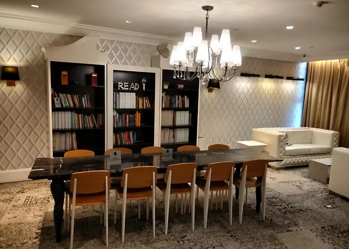 One Bed With Free Gym, Pool And Wifi In Makati * Manila