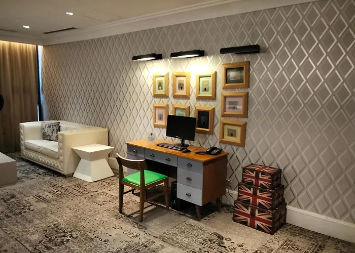 Apartment One Bed With Free Gym, Pool And Wifi In Makati *