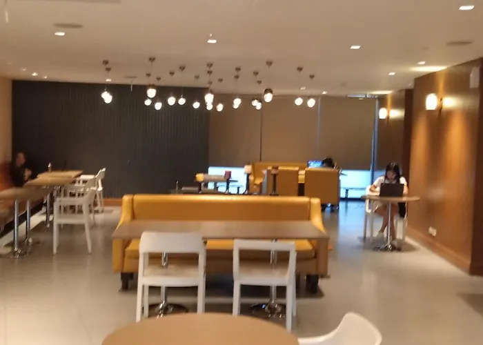 Apartment One Bed With Free Gym, Pool And Wifi In Makati *