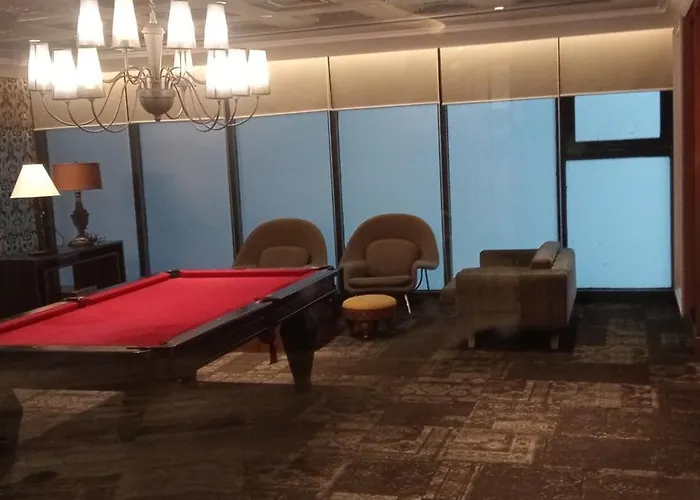 Apartment One Bed With Free Gym, Pool And Wifi In Makati