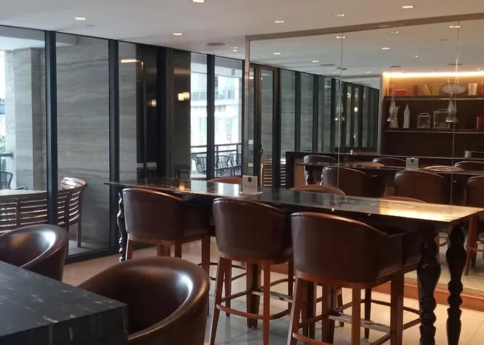 One Bed With Free Gym, Pool And Wifi In Makati Manila