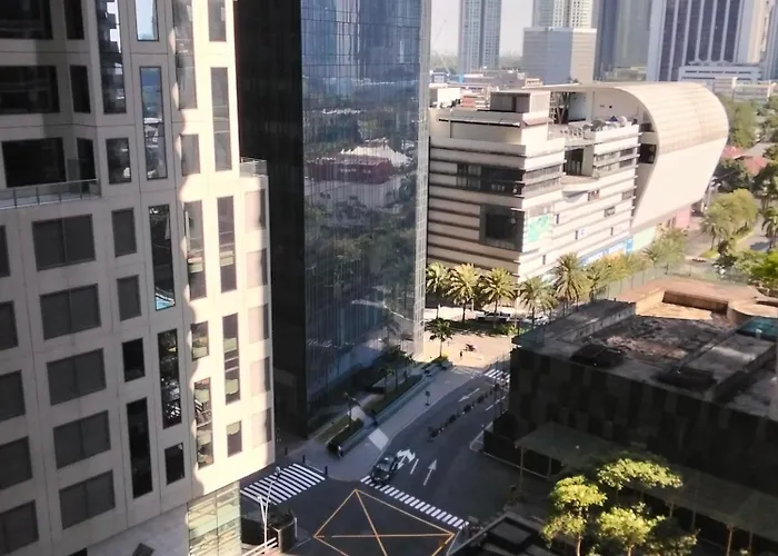 One Bed With Free Gym, Pool And Wifi In Makati